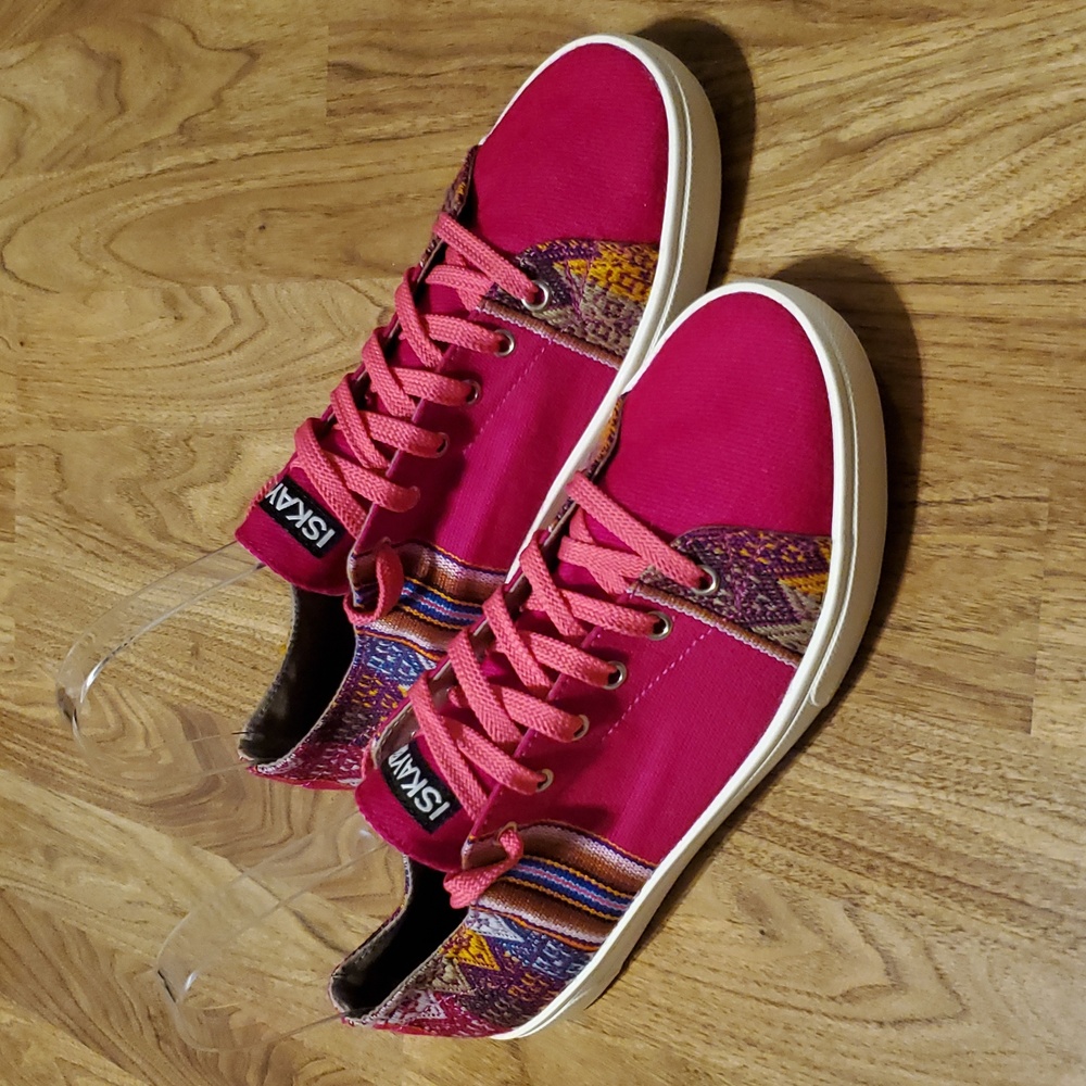 Iskay Shoes Sinchi Unisex Low Top Sneaker Fuschia Womens 11 Mens 9 NWOT Peruvian